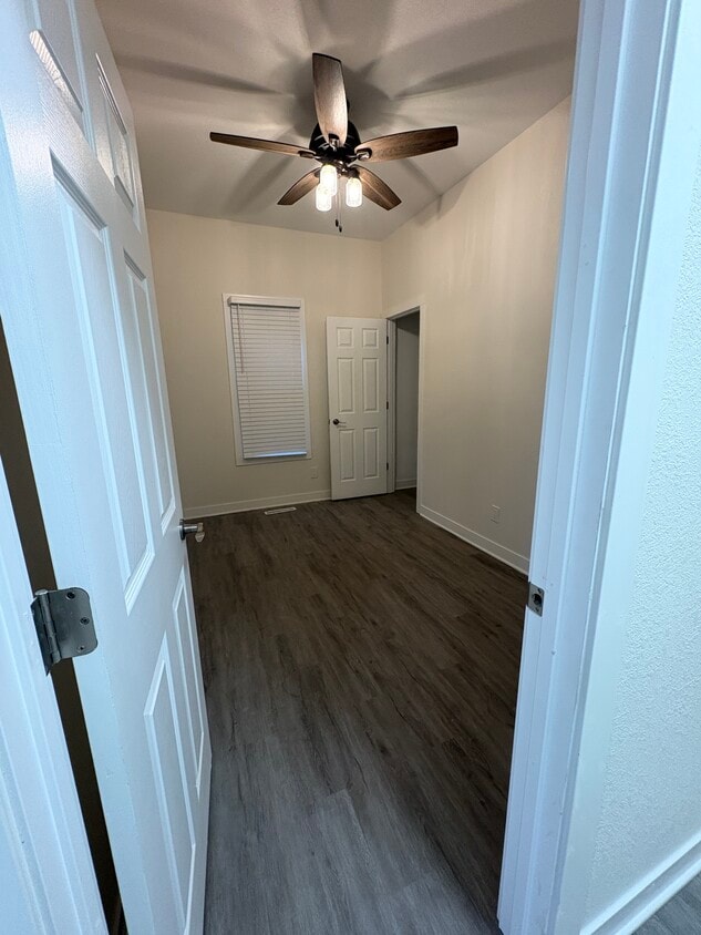 Foto del edificio - 400 E Meinecke Ave