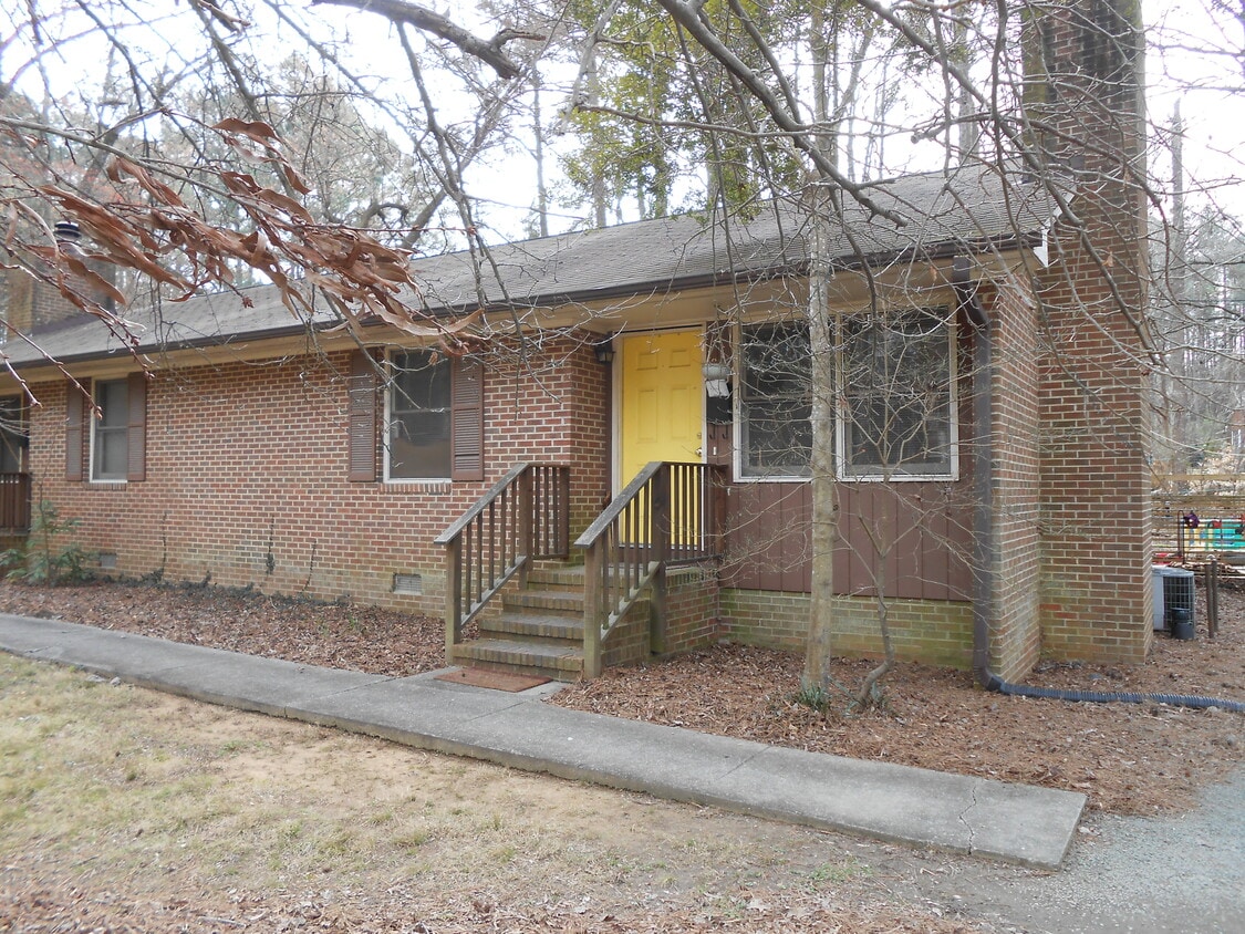 1207 Main W St, Carrboro, NC 27510 Apartments in Carrboro, NC
