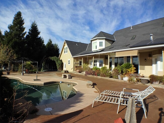 Foto del edificio - 3539 Rodgers Ave