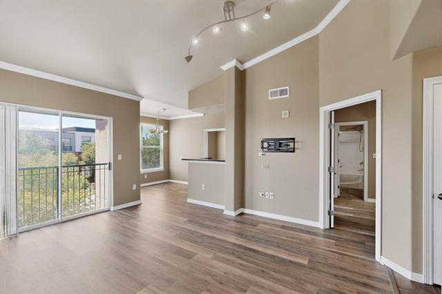 Foto principal - 330 Las Colinas Blvd E