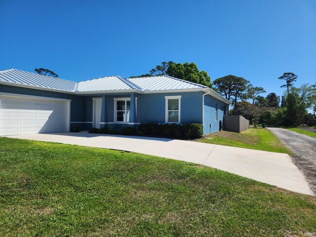Foto del edificio - 1620 Newfound Harbor Dr