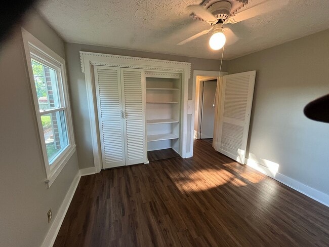 Building Photo - 1404 Bel Aire Dr