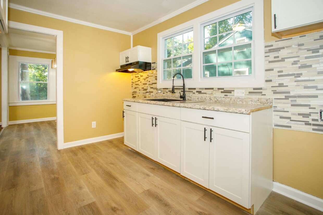 Foto principal - Fully Renovated 3-Bed Home in Macon!