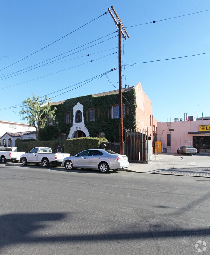Primary Photo - 1112 N Kingsley Dr