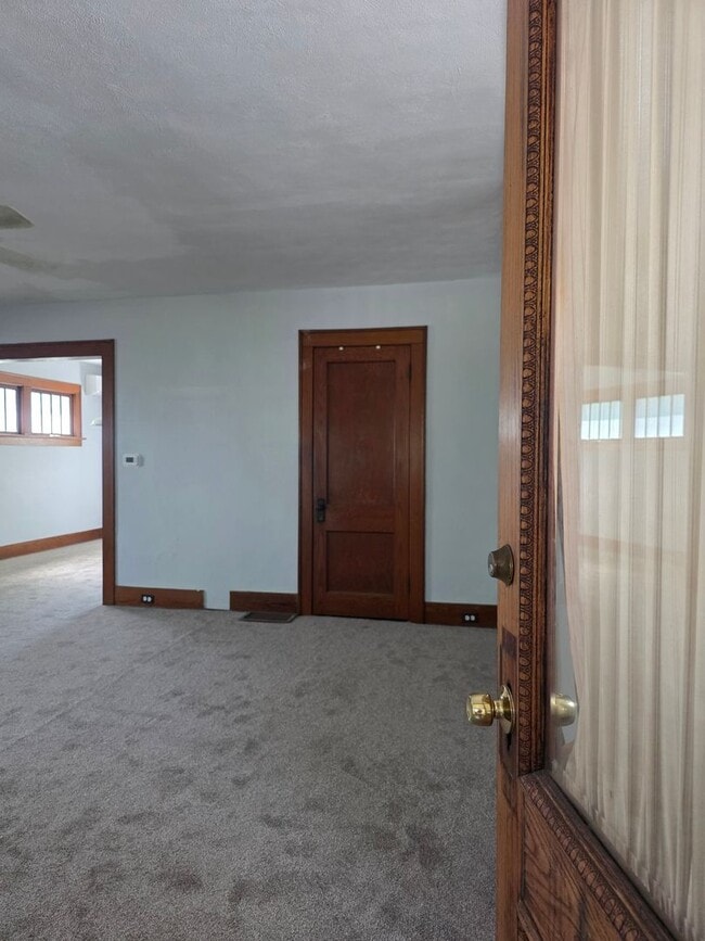 Building Photo - Cozy home in BG