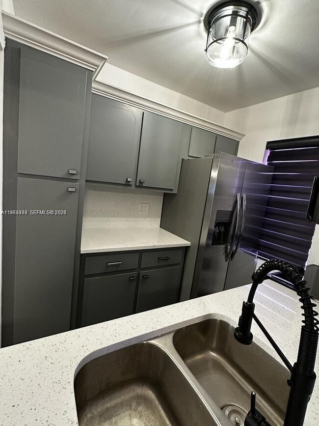 Building Photo - 2219 Polk St