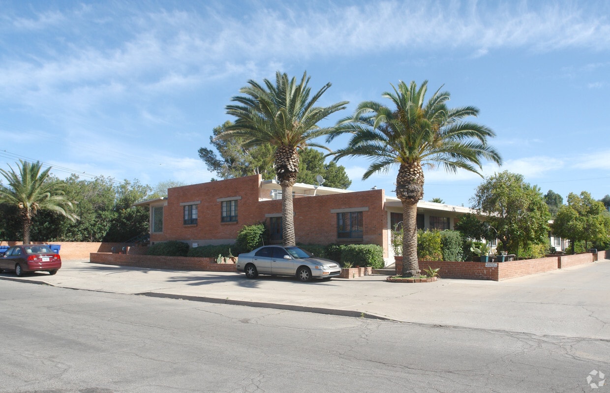 Primary Photo - 3220 E Terra Alta Blvd