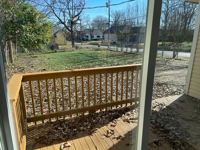Building Photo - Totally updated 2 bedroom 1.5 bath Town ho...