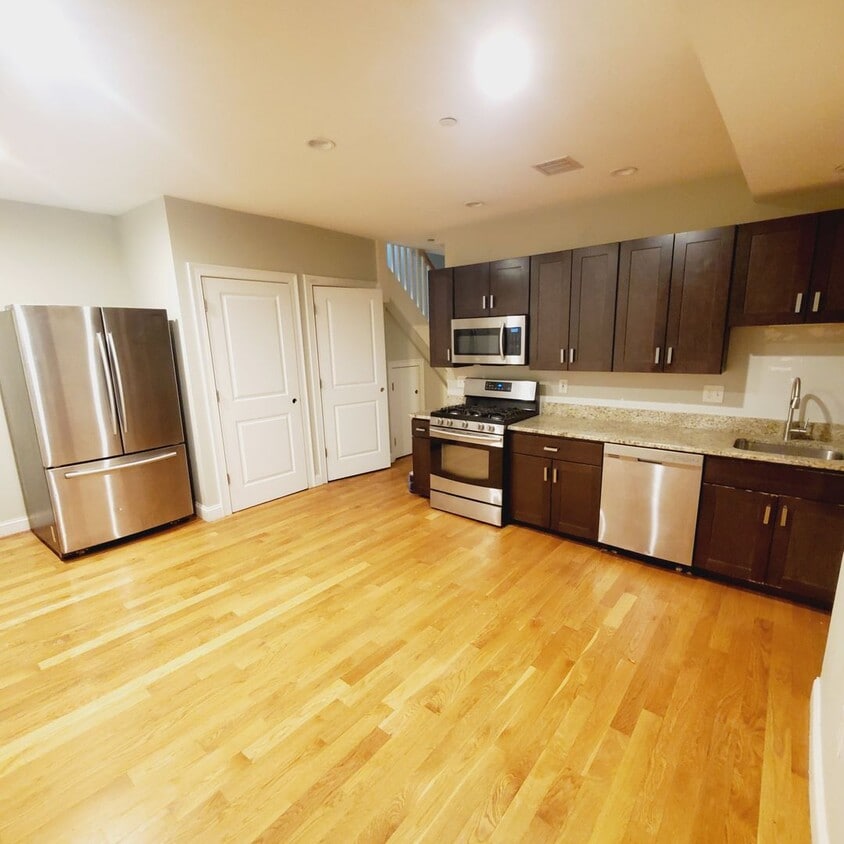 Foto principal - 355 Adams St