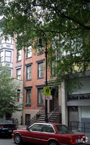 Primary Photo - 71 W 11th St