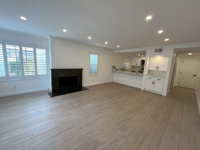 Foto del edificio - Beautiful 1 Bed 1 Bath In La Jolla