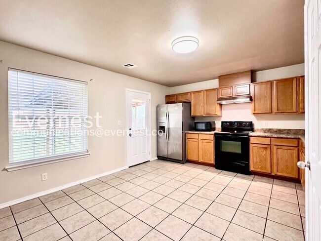 Building Photo - 14725 S Fern Pl