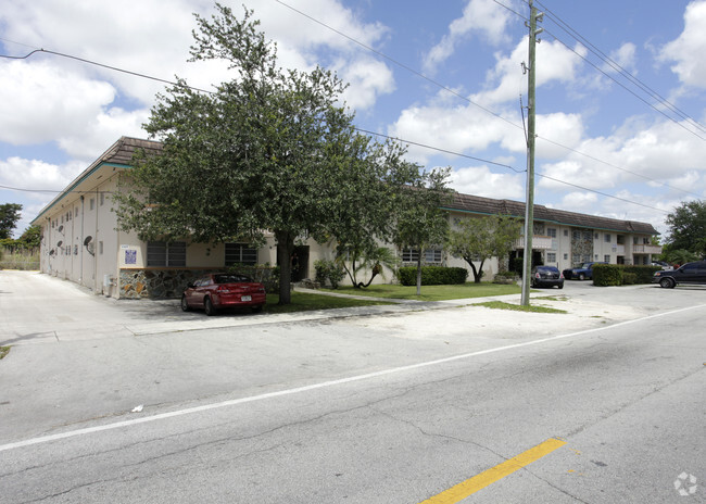 Building Photo - The Edgewater Apartments