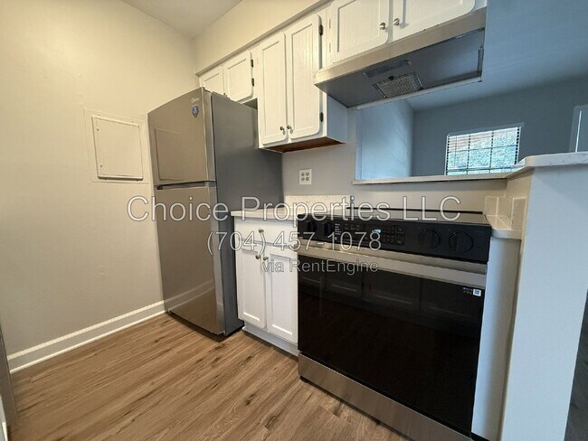 Foto del edificio - 406 W 9th St