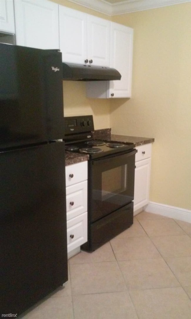 Building Photo - 1840 NW 34th Ter