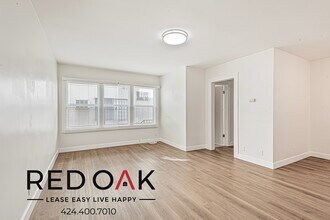 Building Photo - 515 S St Andrews Pl