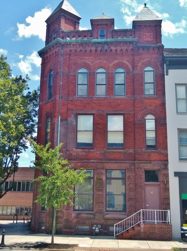 Building Photo - 16 Frederick St