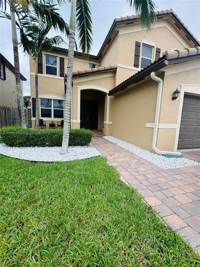 Building Photo - 25001 SW 118 Ct
