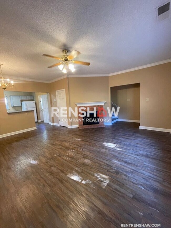 Building Photo - Now Offering a 18 Month Lease - Two Story ...