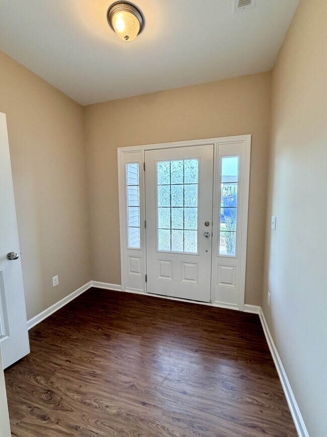 Building Photo - 3719 Landshire View Lane