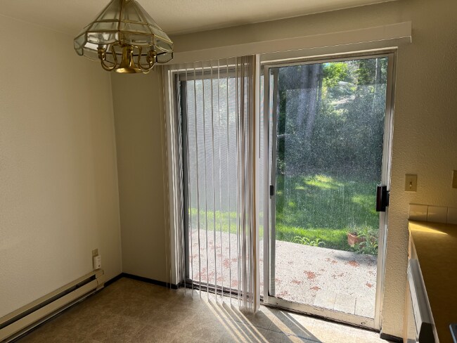 Building Photo - 950 SW Harrier Cir