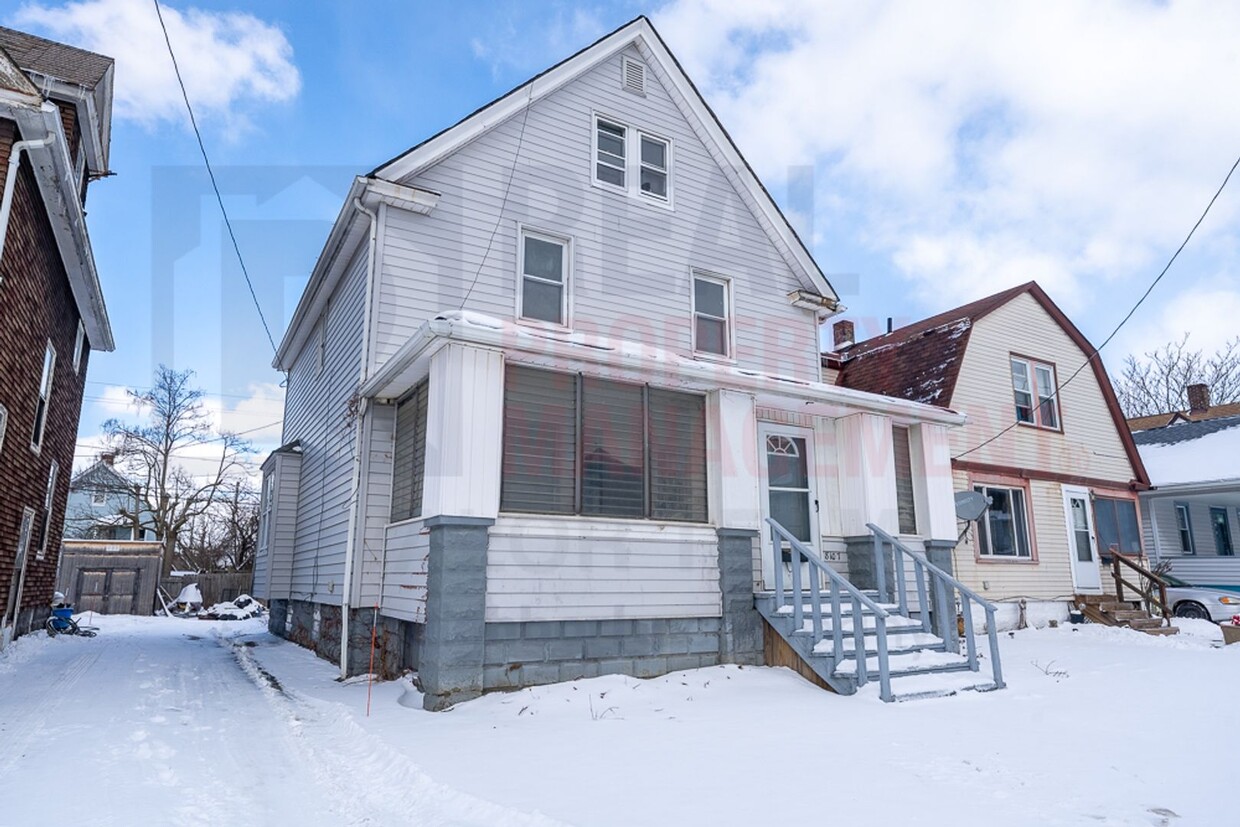 Primary Photo - Charming & Spacious 4-Bedroom Home