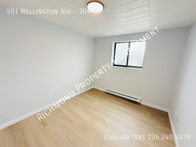Building Photo - 591 Wellington Ave