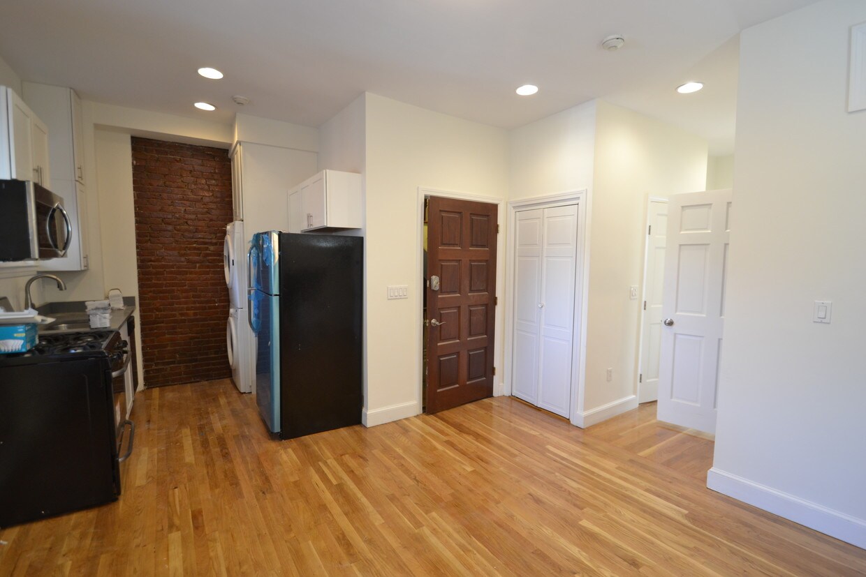 Primary Photo - 775 Tremont St