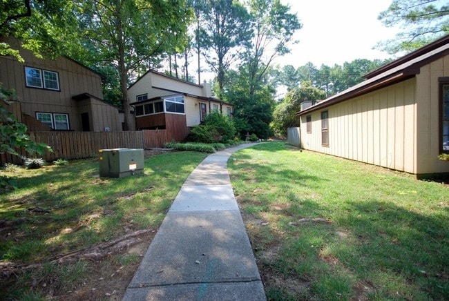 Building Photo - 107 Bonnell Ct