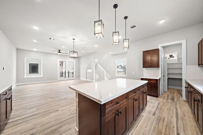 Foto del edificio - 228 W 28th St