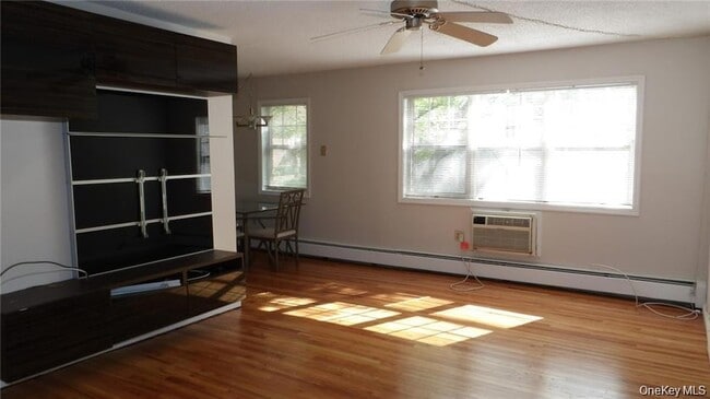 Building Photo - 502 Barclay Manor