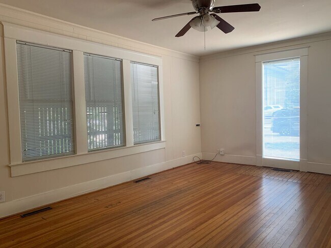 Foto del edificio - 909 W 30th St