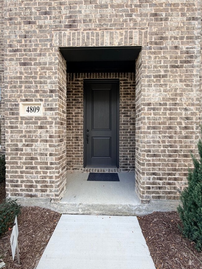 Entrance - 4809 Lunker St (McKinney, TX) Townhome