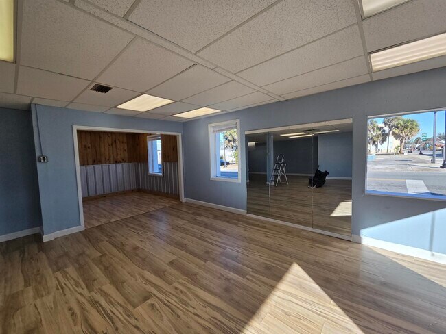 Foto del edificio - 131 N Jefferson St