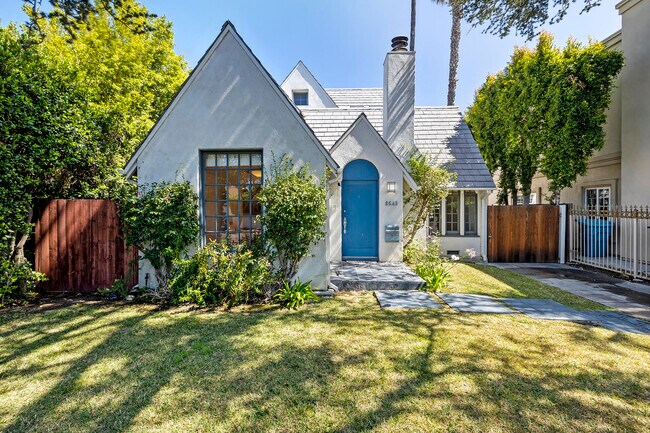 Foto del edificio - 8543 Clifton Way