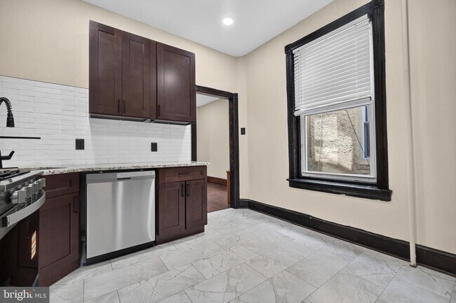 Foto del edificio - 5452 Catharine St