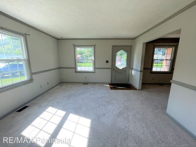 Foto del edificio - 3 br, 3 bath House - 154 Melville Dr