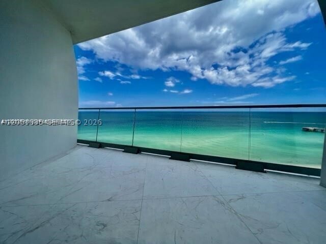 Foto del edificio - 16901 Collins Ave