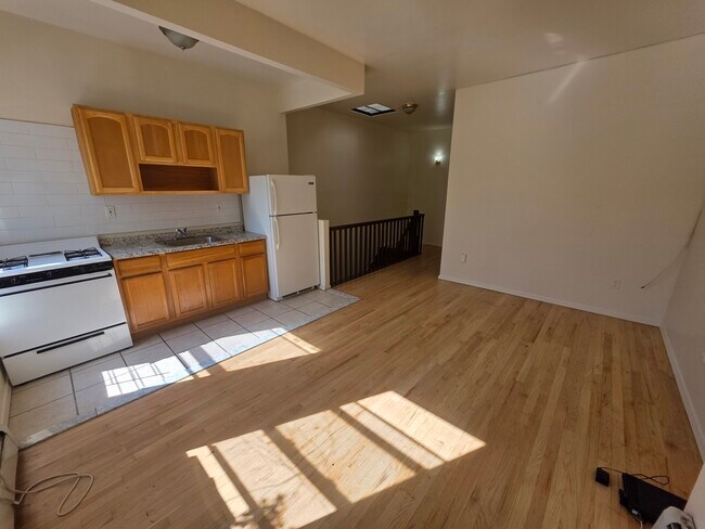 Foto del edificio - 317 E 169th St