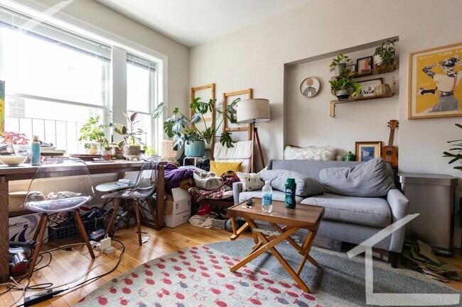 Building Photo - Gorgeous Allston 2-Bed