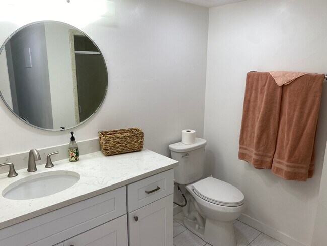 Bathroom - 993 E 800 S