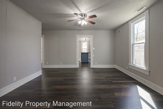 Building Photo - 4 br, 2 bath House - 844 S Kickapoo Ave