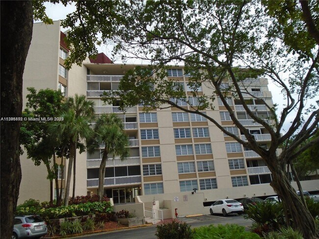 Foto del edificio - 6921 Environ Blvd