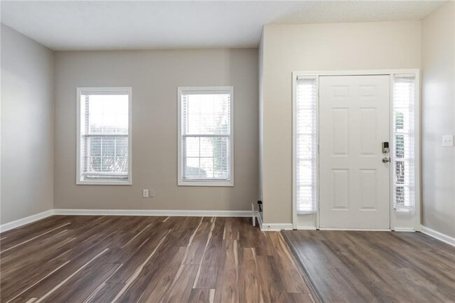 Building Photo - 652 Stonemill Manor