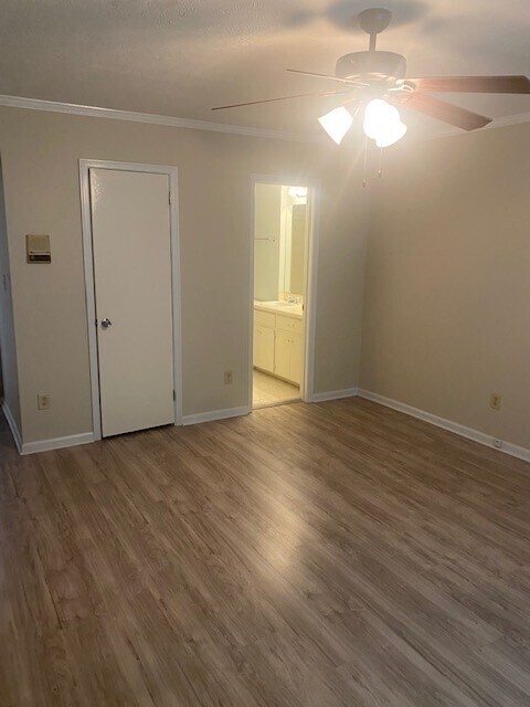 Building Photo - 4042 Camellia Dr