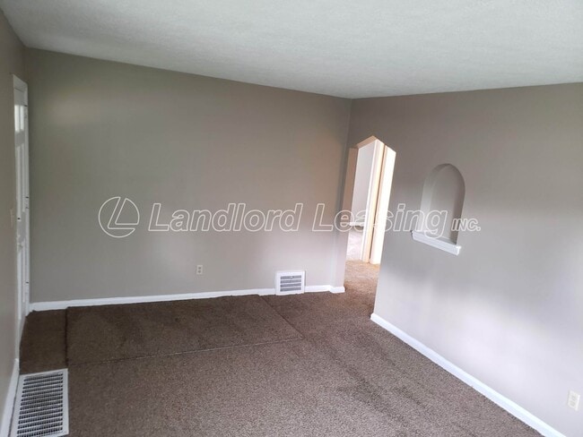 Building Photo - Remodeled Cape Cod with New Kitchen and 1....