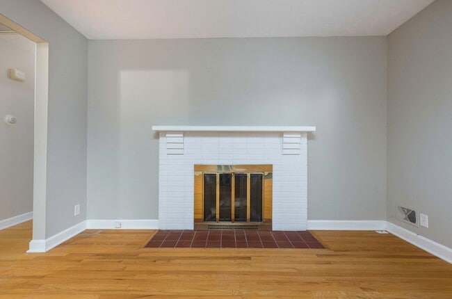 Photo - 1411 Herr Ln House