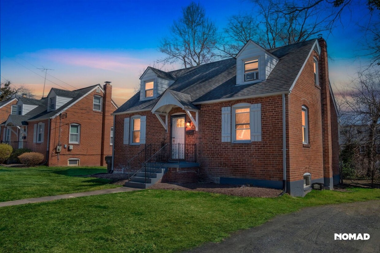 Primary Photo - Updated Basement Apartment in College Park