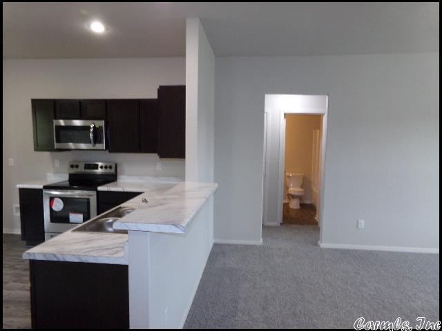 Building Photo - 2 Wisteria Dr