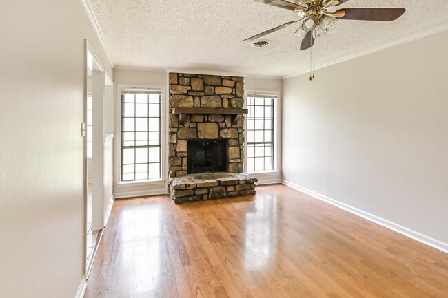 Building Photo - 6799 Greenbark Dr